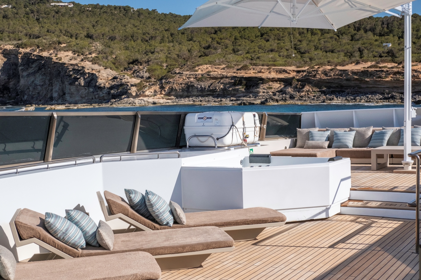 Flybridge 04.jpg