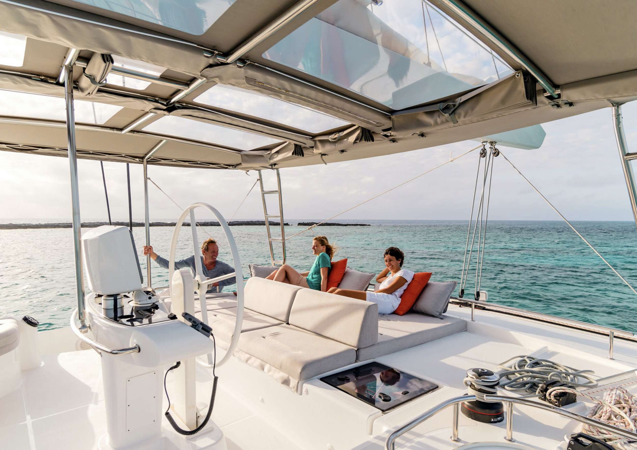 Flybridge living.jpg