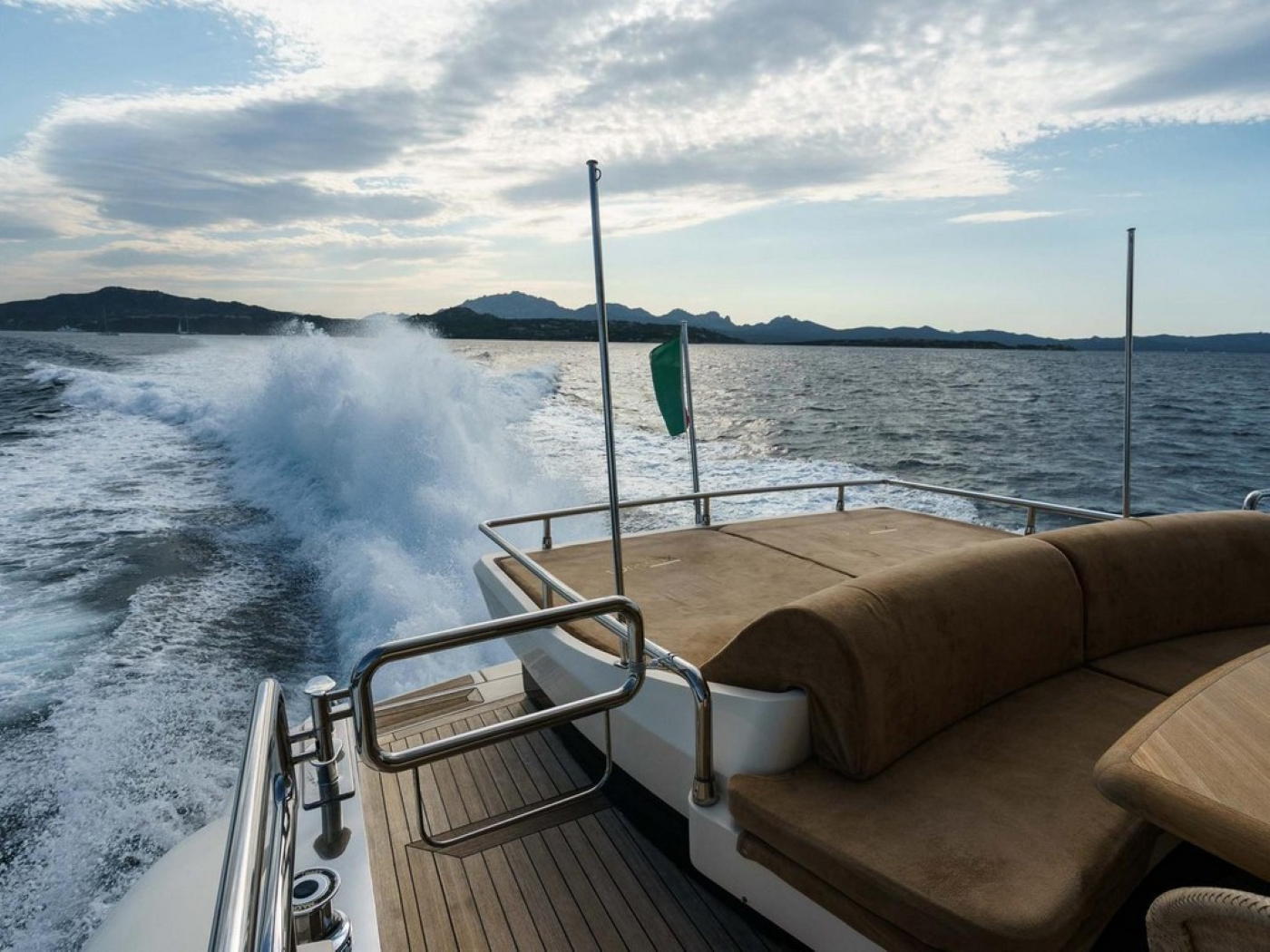 Foredeck Relaxation Area .jpg