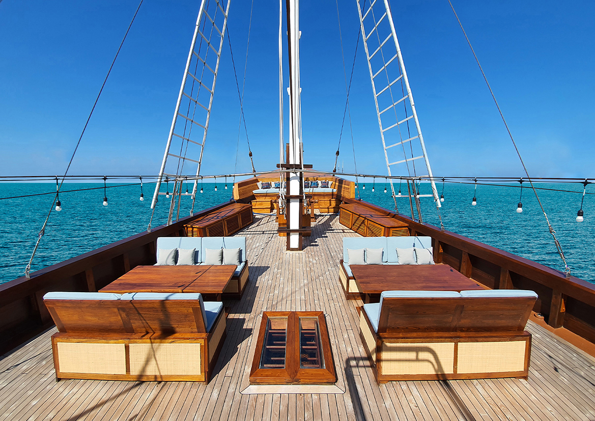Foredeck and bow seating.jpg
