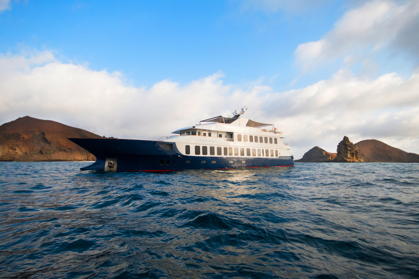 Galapagos charter yacht THEORY.jpg
