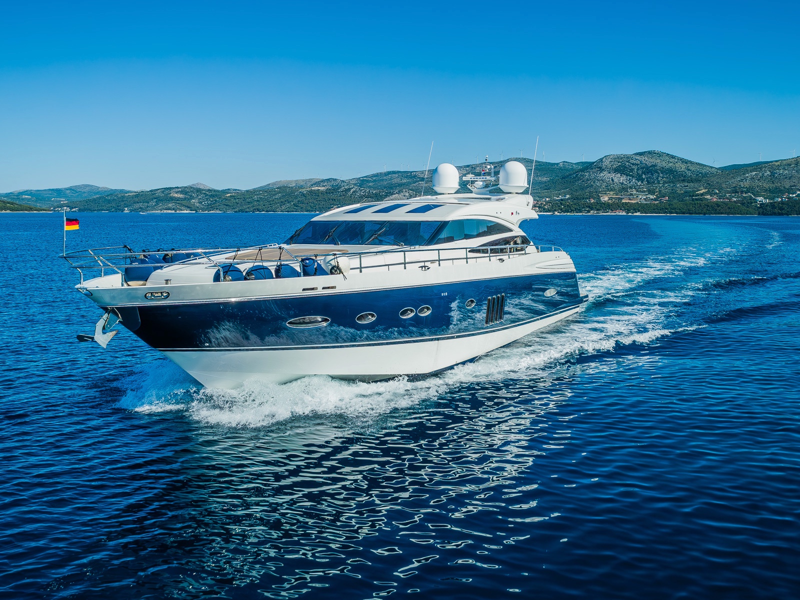 Gitana II Princess V78 Cruising - yacht .jpg