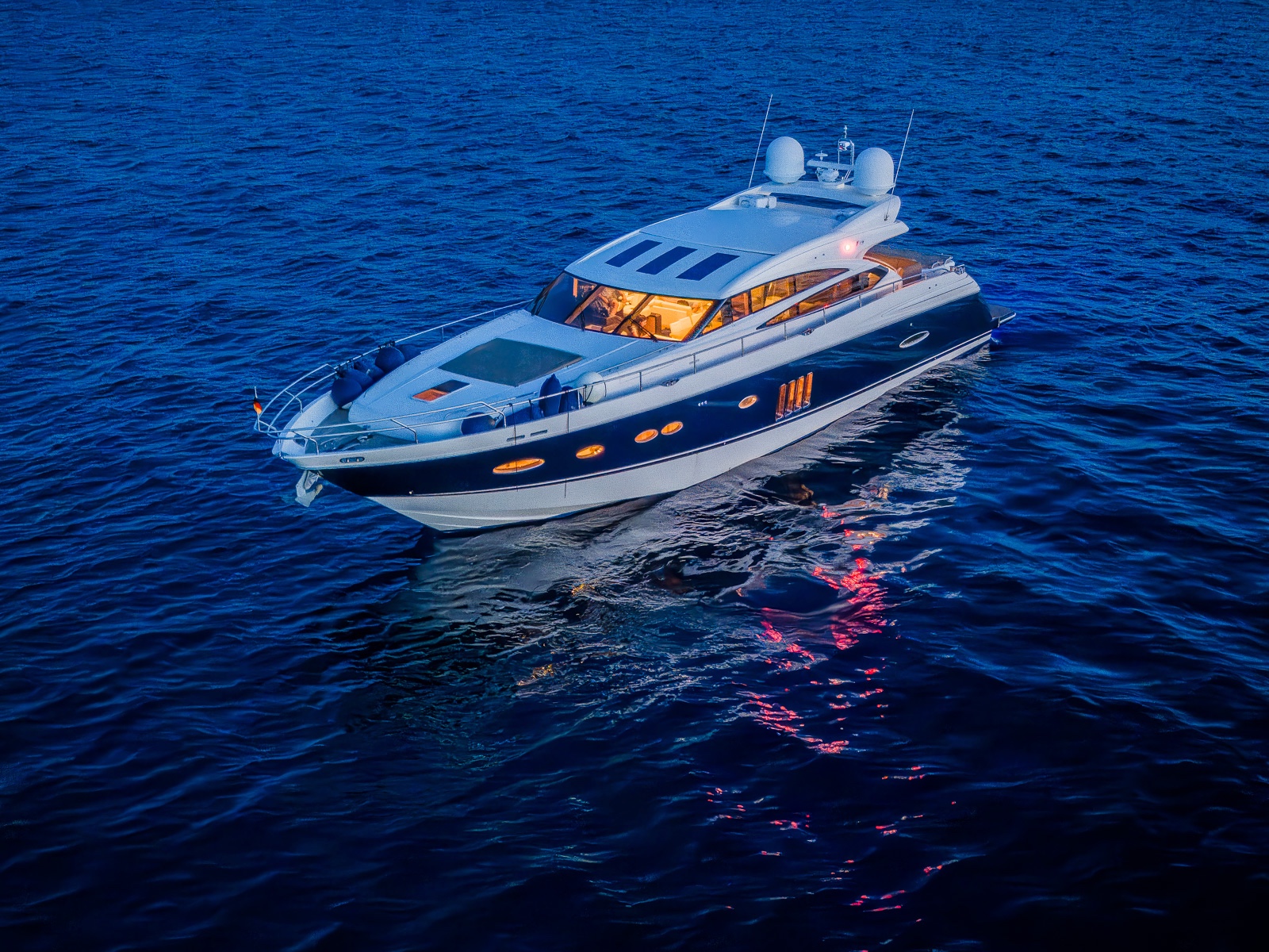 Gitana II by night.jpg
