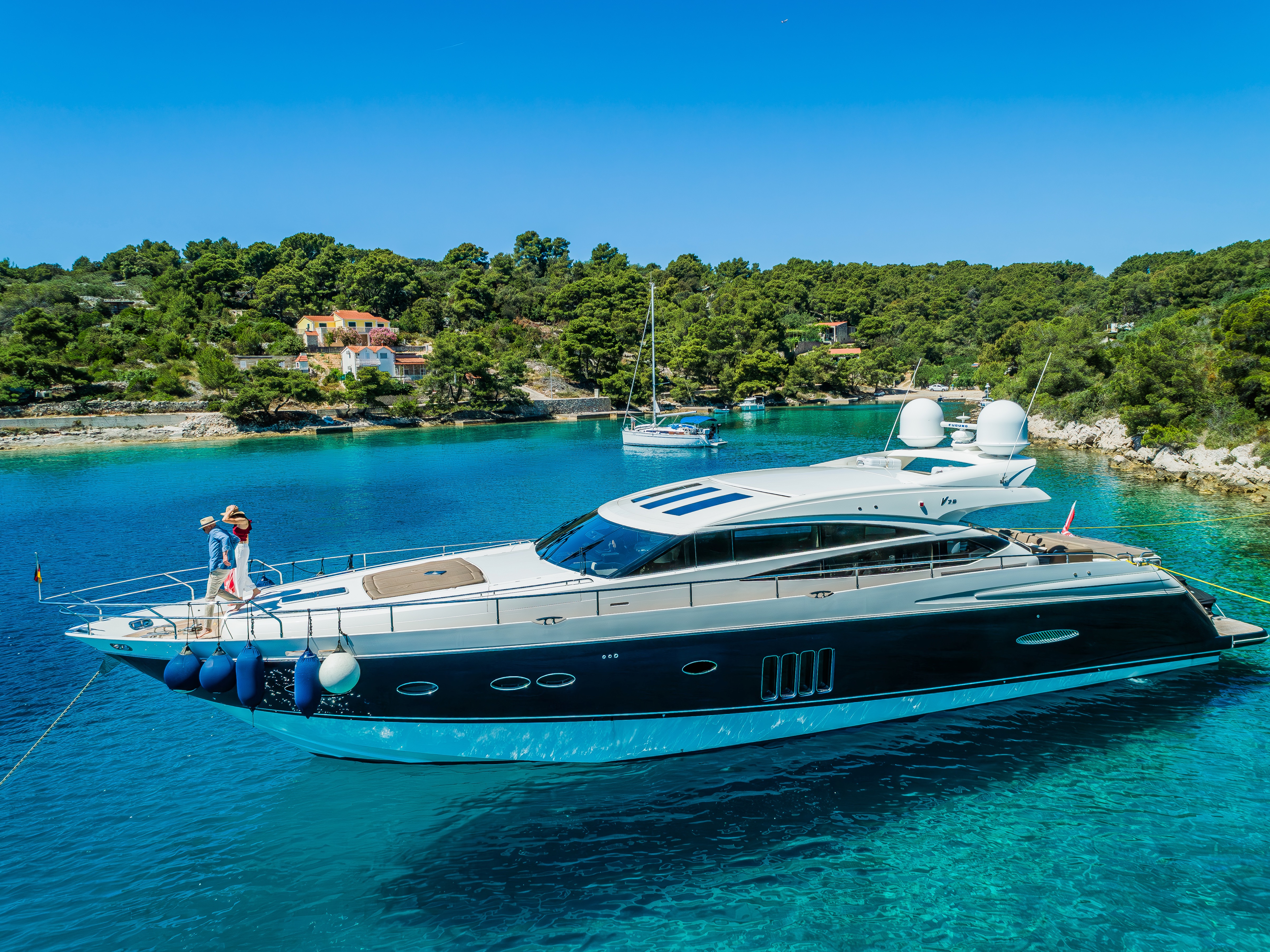 Gitana II yacht - Princess V78 Profile .jpg