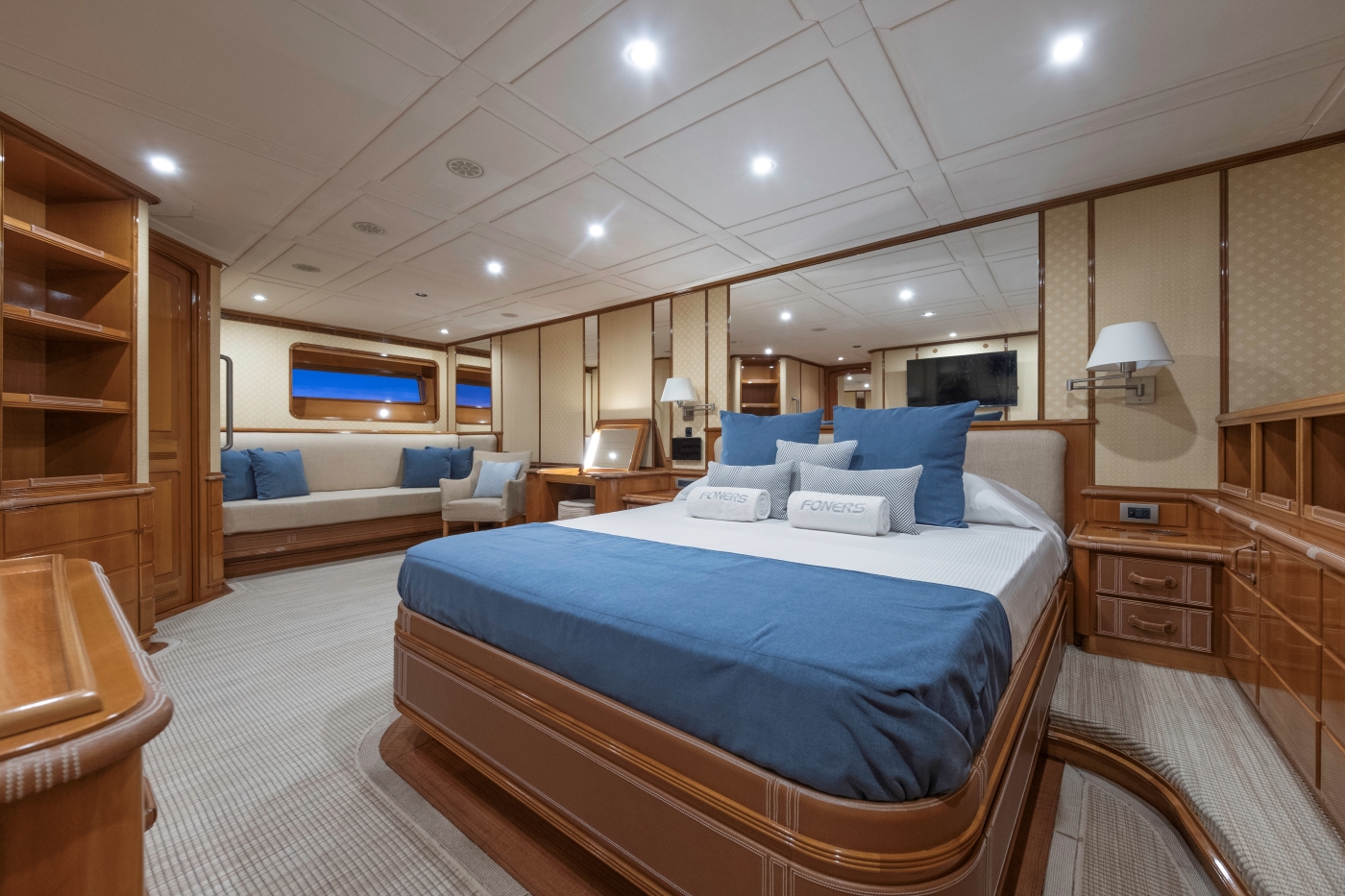 Guest Suite 01.jpg