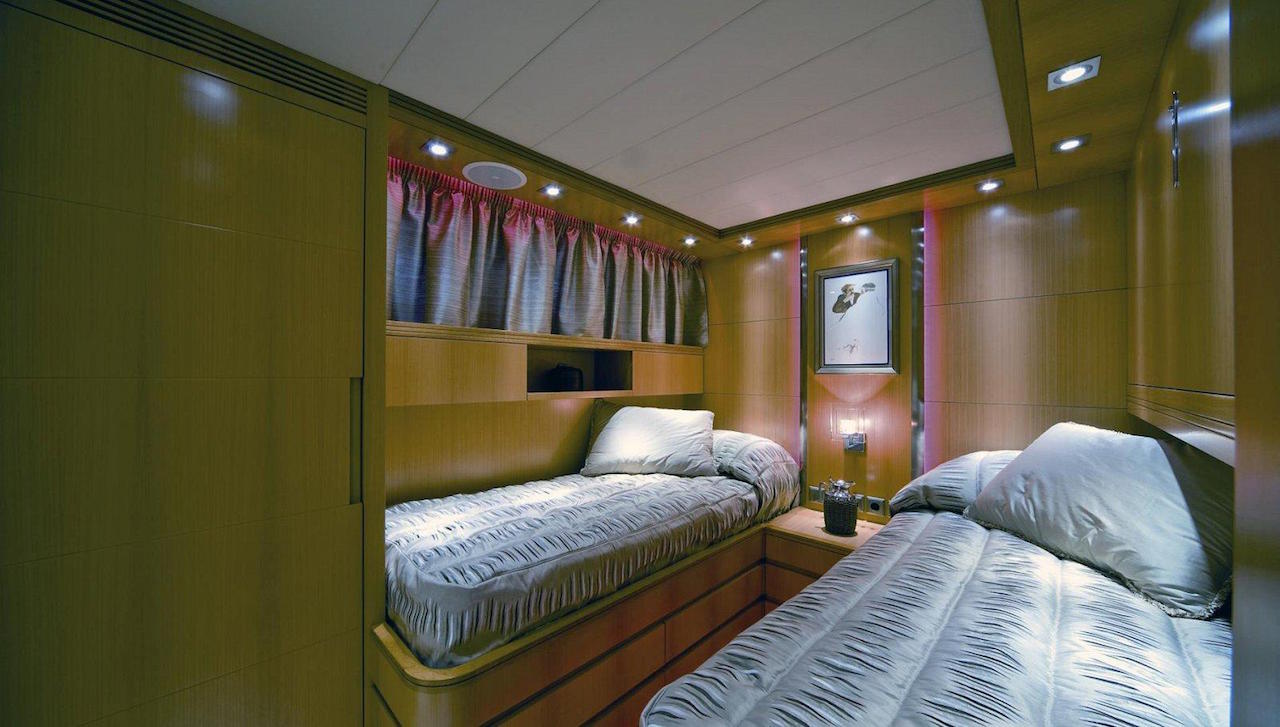 Guest cabin  00005.jpg
