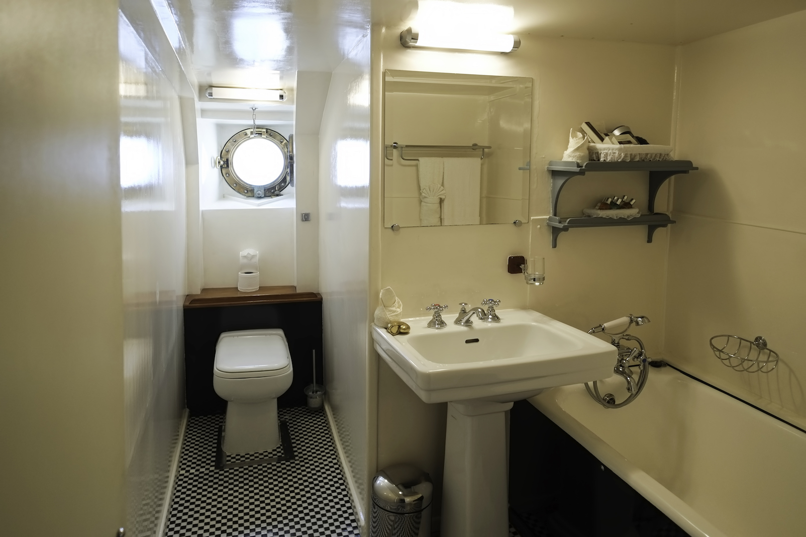 Guest cabin Monbassas  00004.jpg