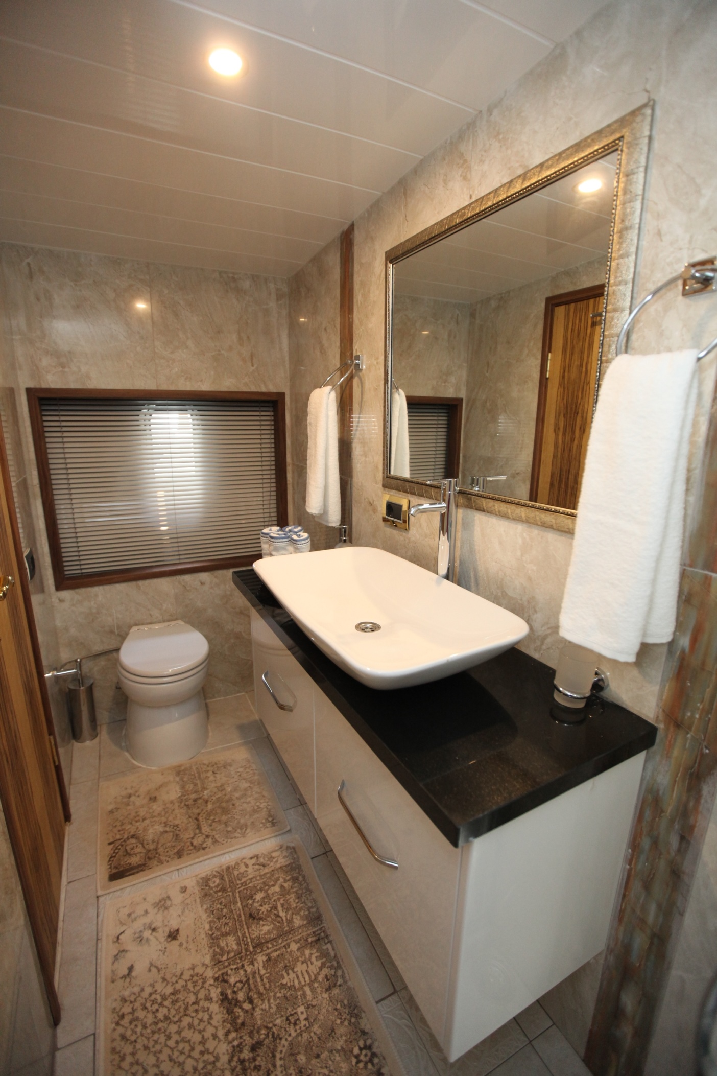 Guest ensuite details.jpg