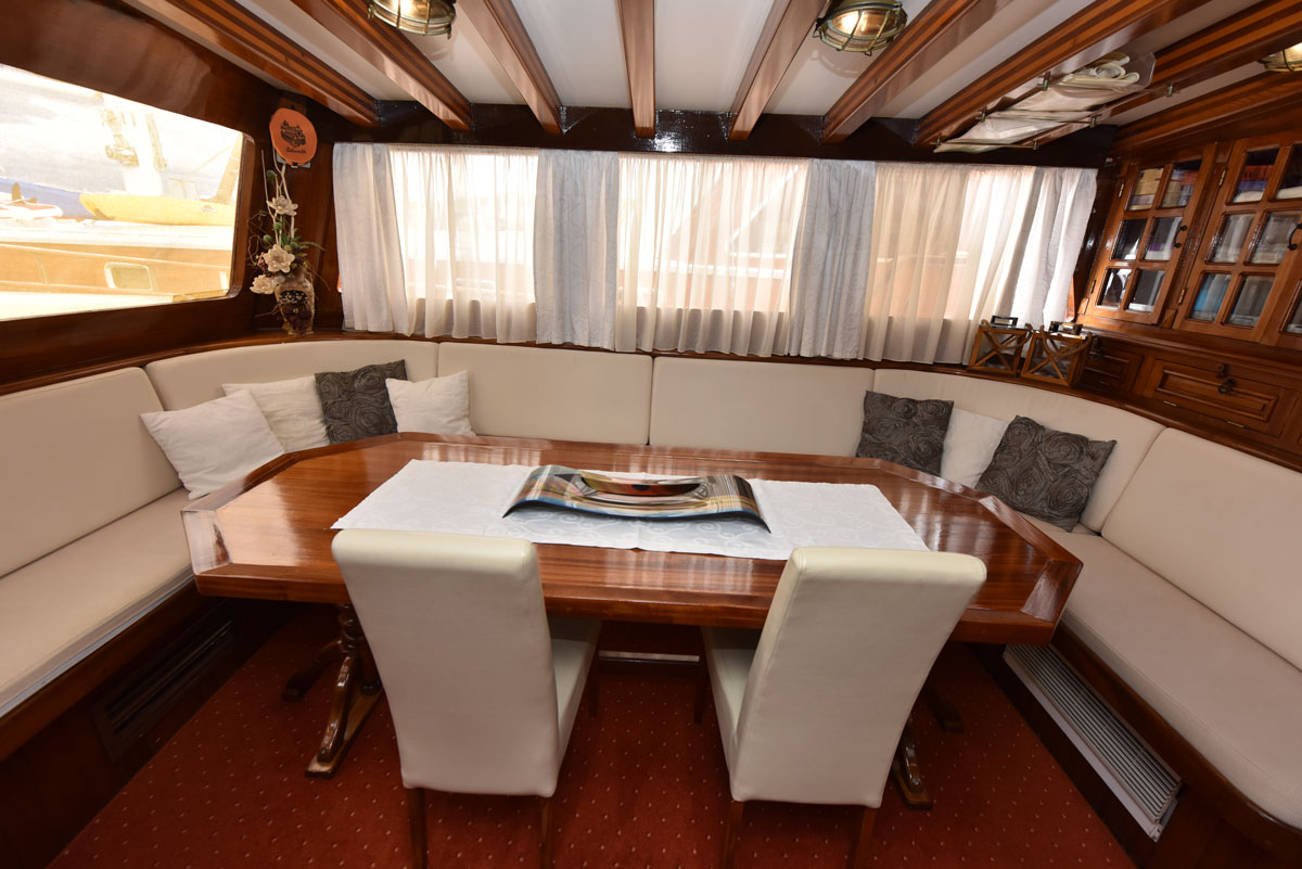 Gulet Perla Interior.jpg
