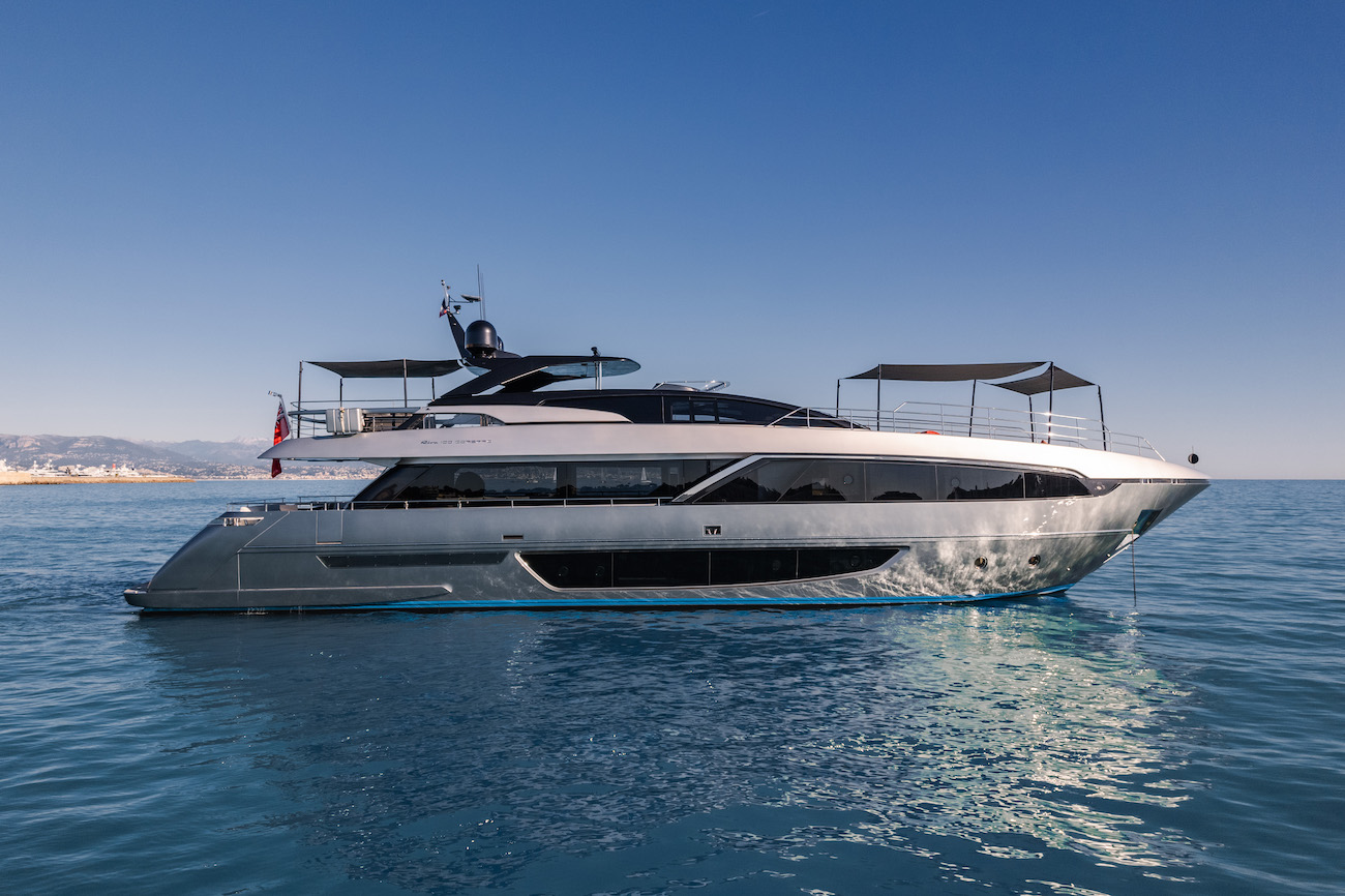 HP6 luxury yacht .jpg