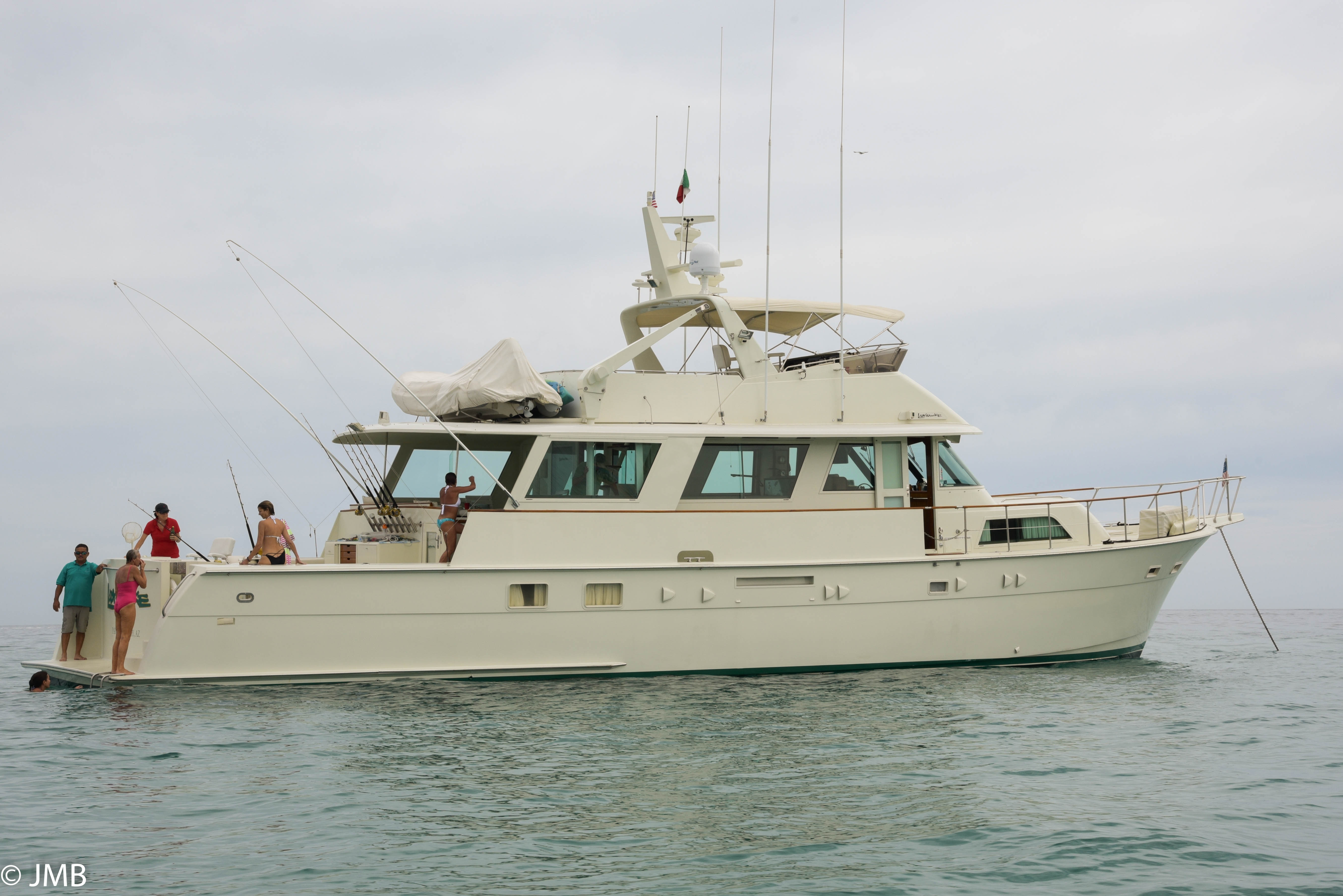 Hatteras Yacht LADYHAWKE - Profile.jpg