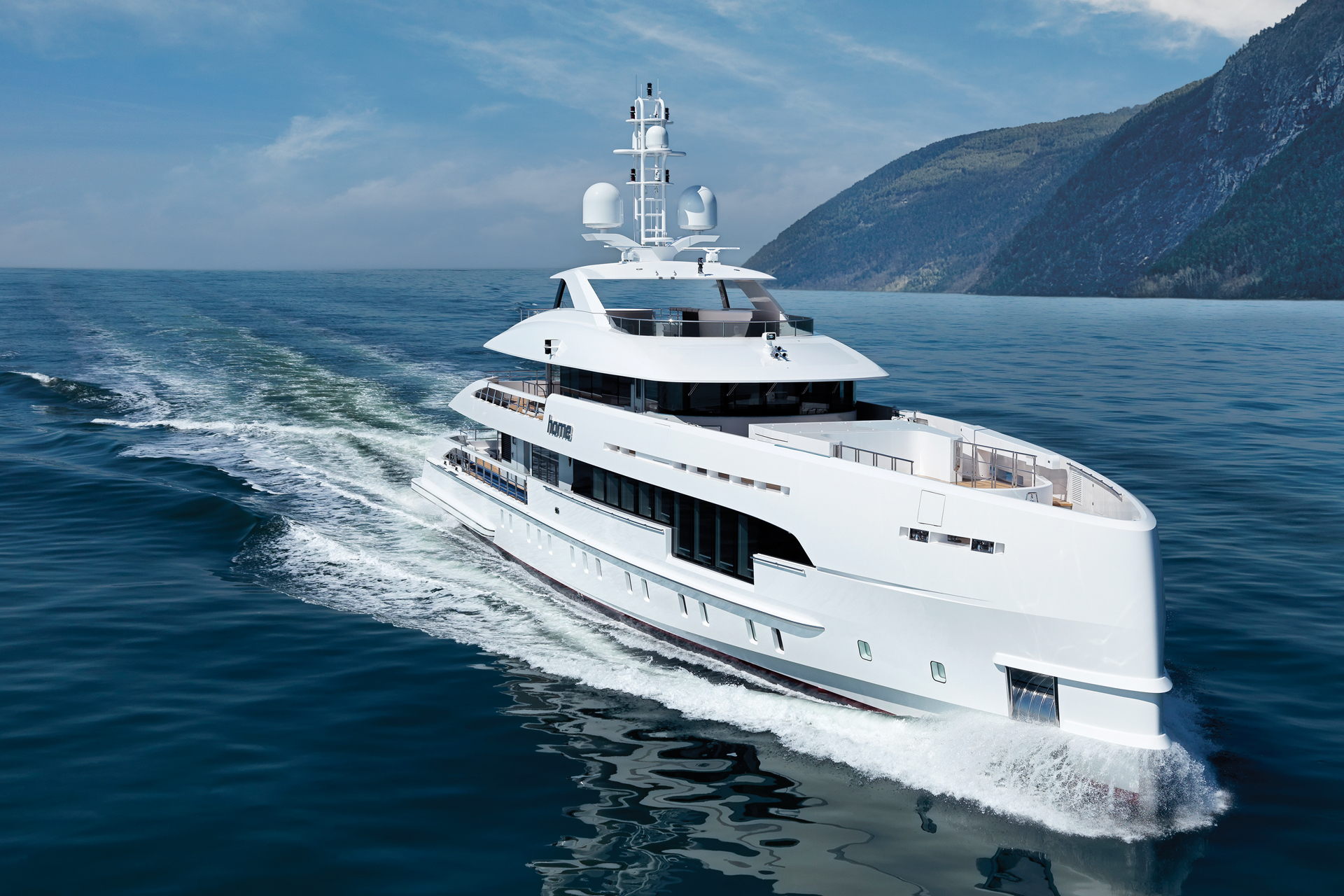 Hessen's 50m Alu FDHF motor yacht -running shot.jpg