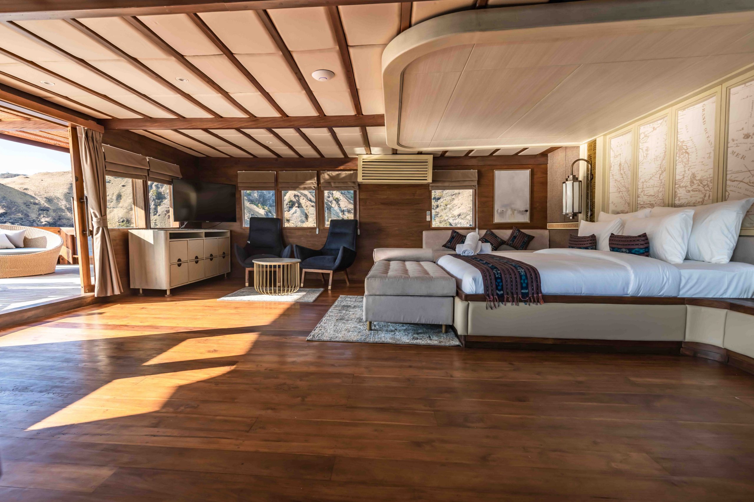Huge Master suite.jpg