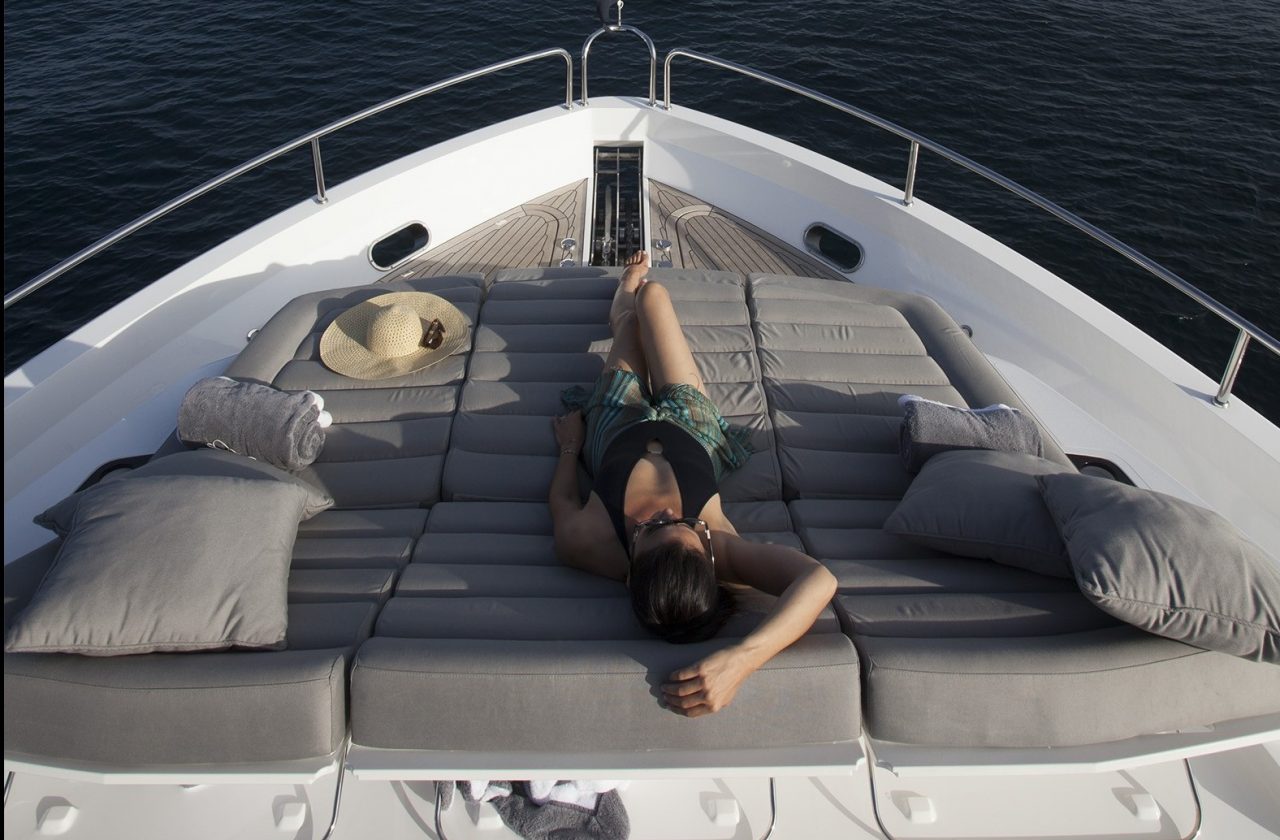 INSOMNIA Sistership Exterior - Foredeck.jpg