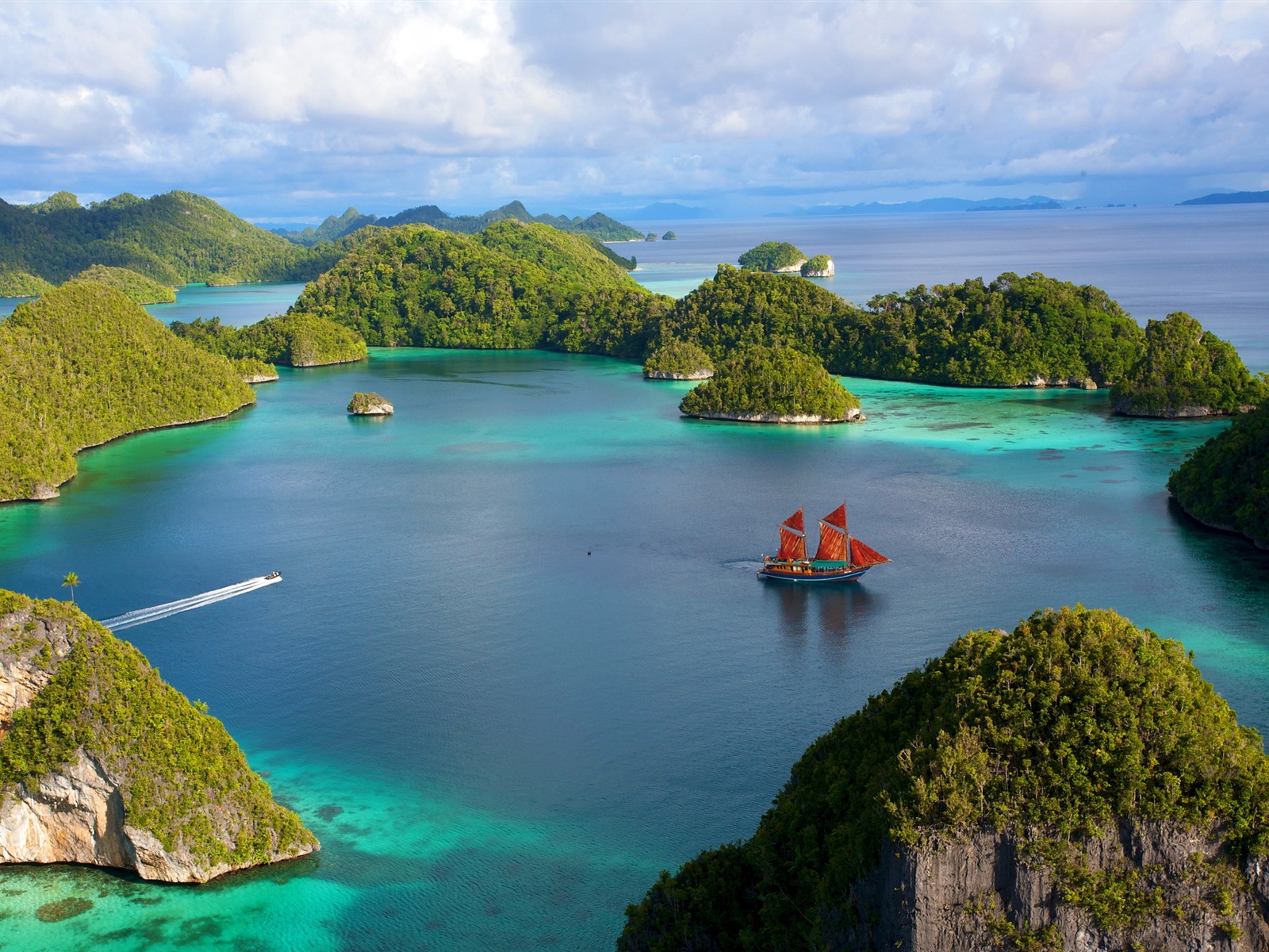 Indonesian beautiful islands.jpg