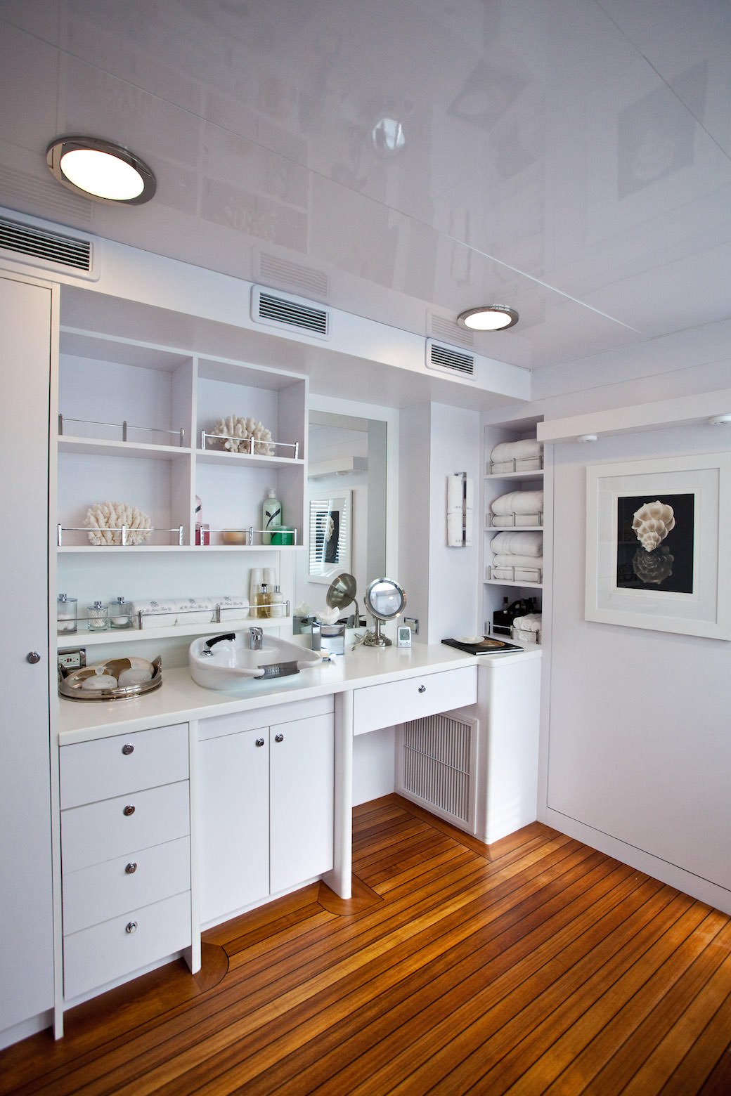 Interior 4.jpg