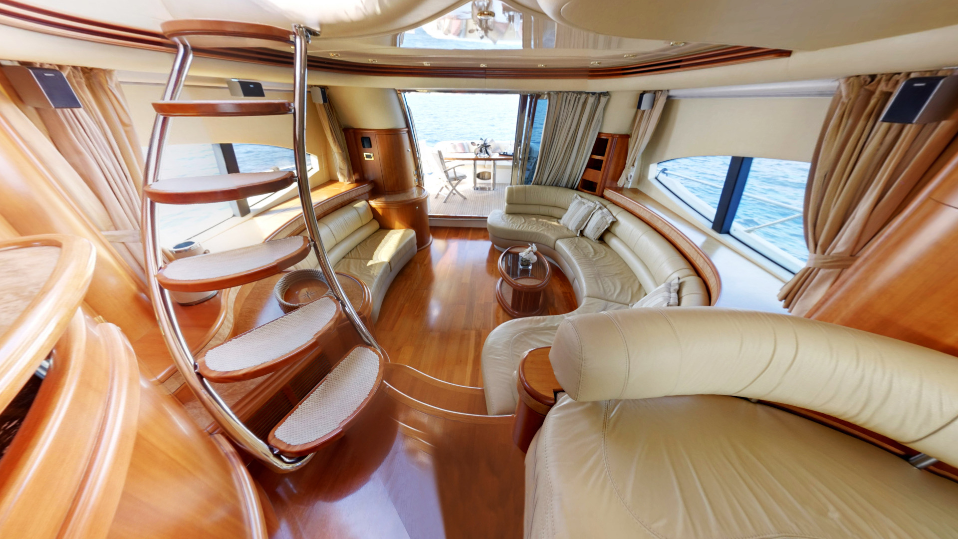 Interior saloon.jpg