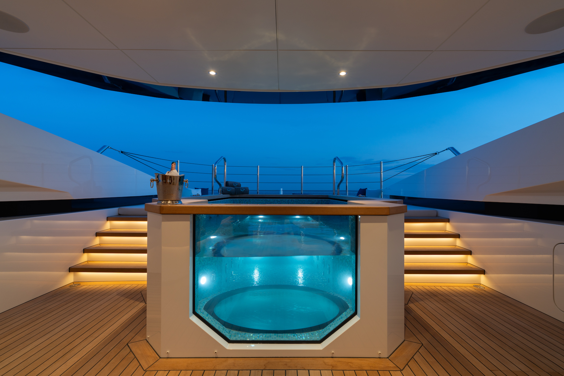 Jacuzzi  on deck .jpg