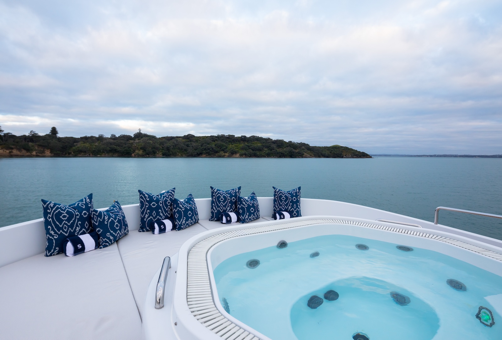 Jacuzzi - Photo Jeff Brown.jpg