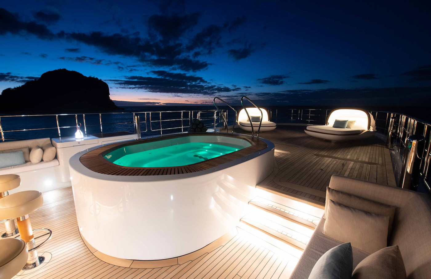 Jacuzzi by night.png