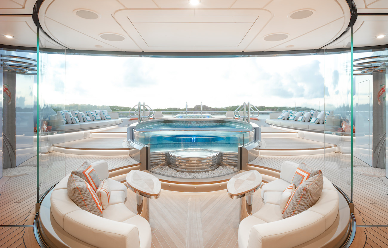 Jacuzzi daytime.jpg
