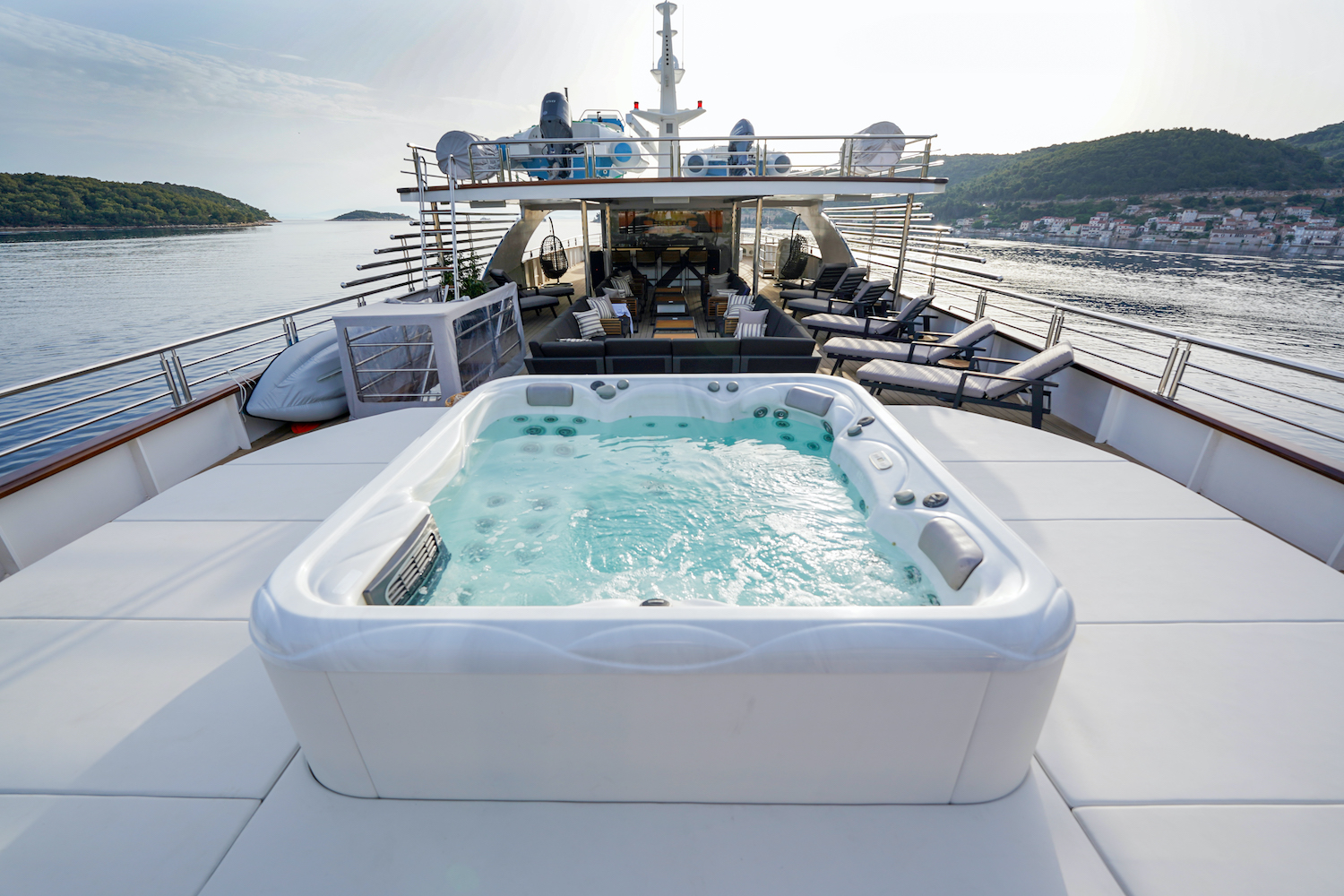 Jacuzzi in sun deck .jpg