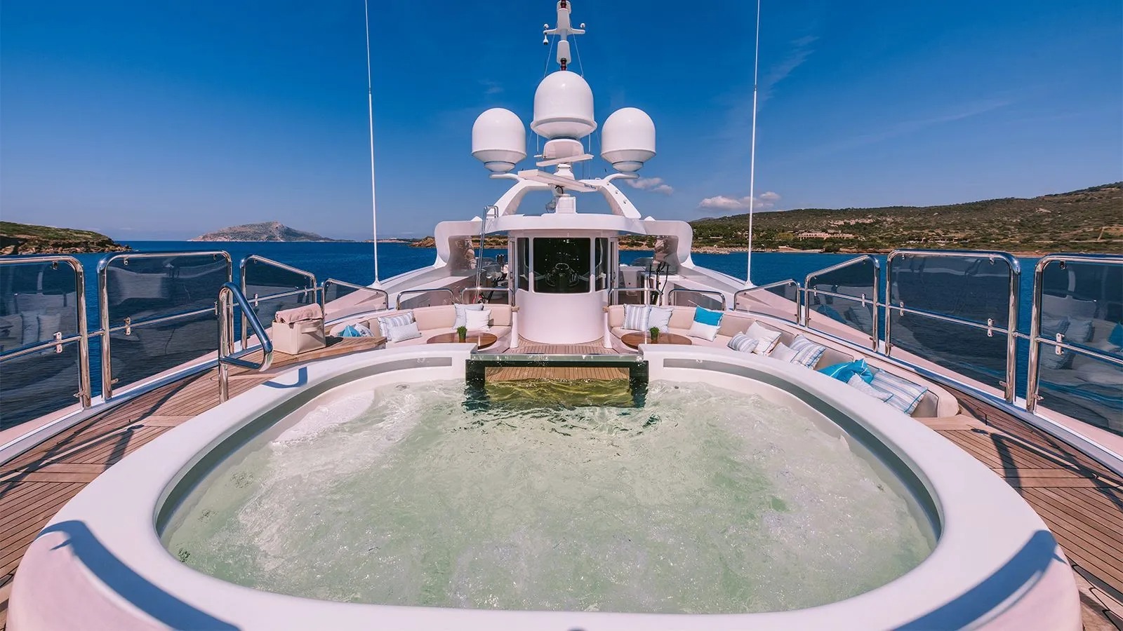 Jacuzzi on the sun deck .jpg