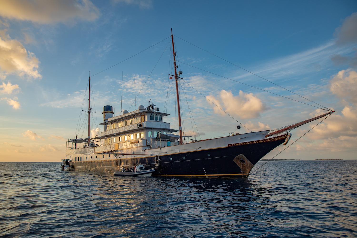 KALIZMA superyacht.jpg