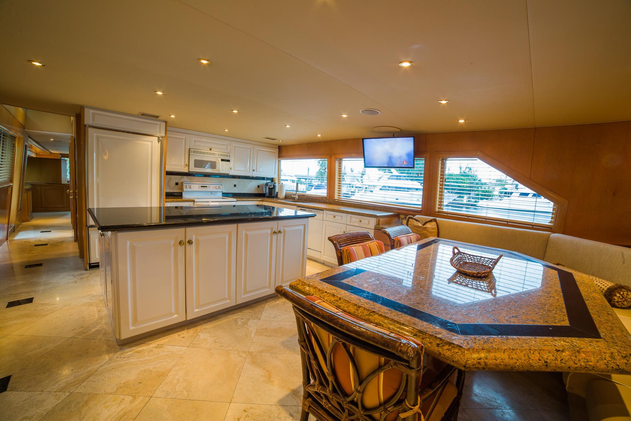Kitchen 00001.jpg