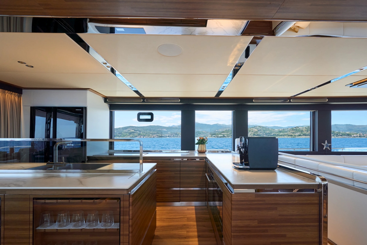Kitchen Area 02.jpg