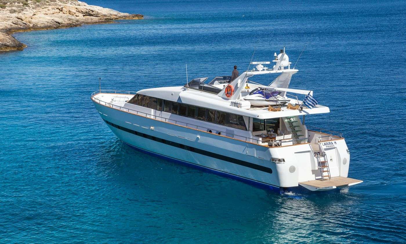 LAOURA M yacht.jpg