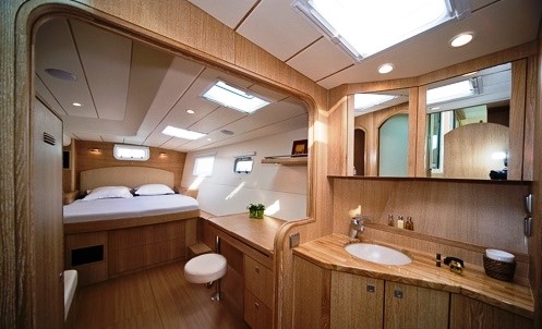 LA_PERLA_Starboard_Cabin.jpg