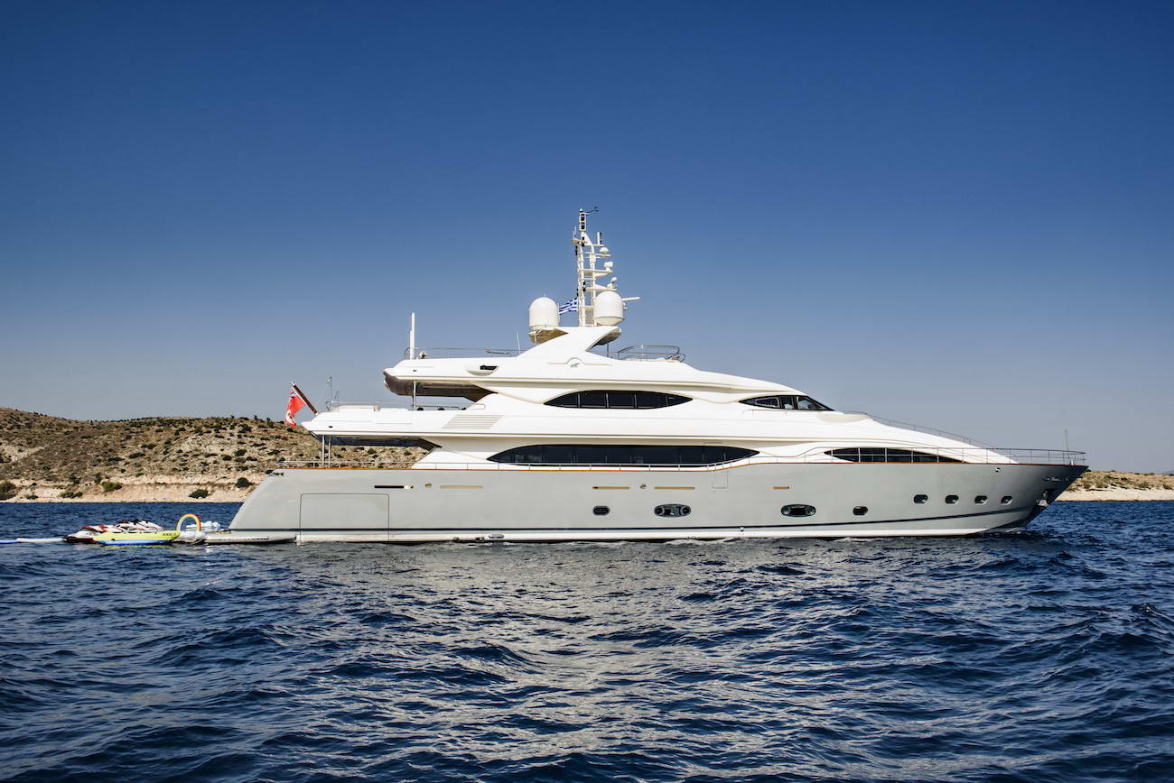 LIBERTAS yacht .jpg