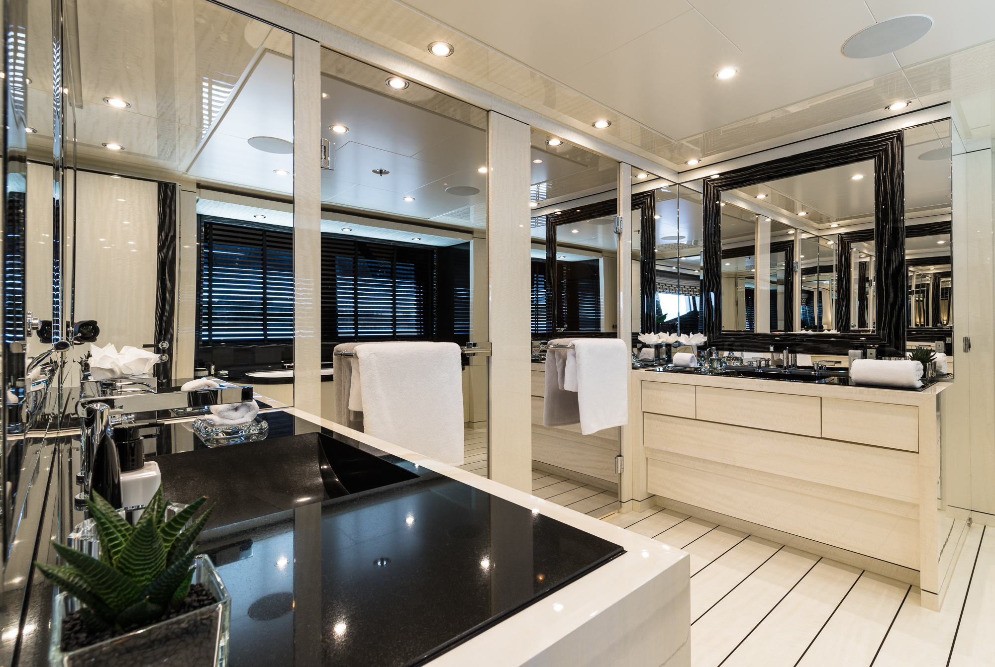 LILI - VIP bathroom.jpg