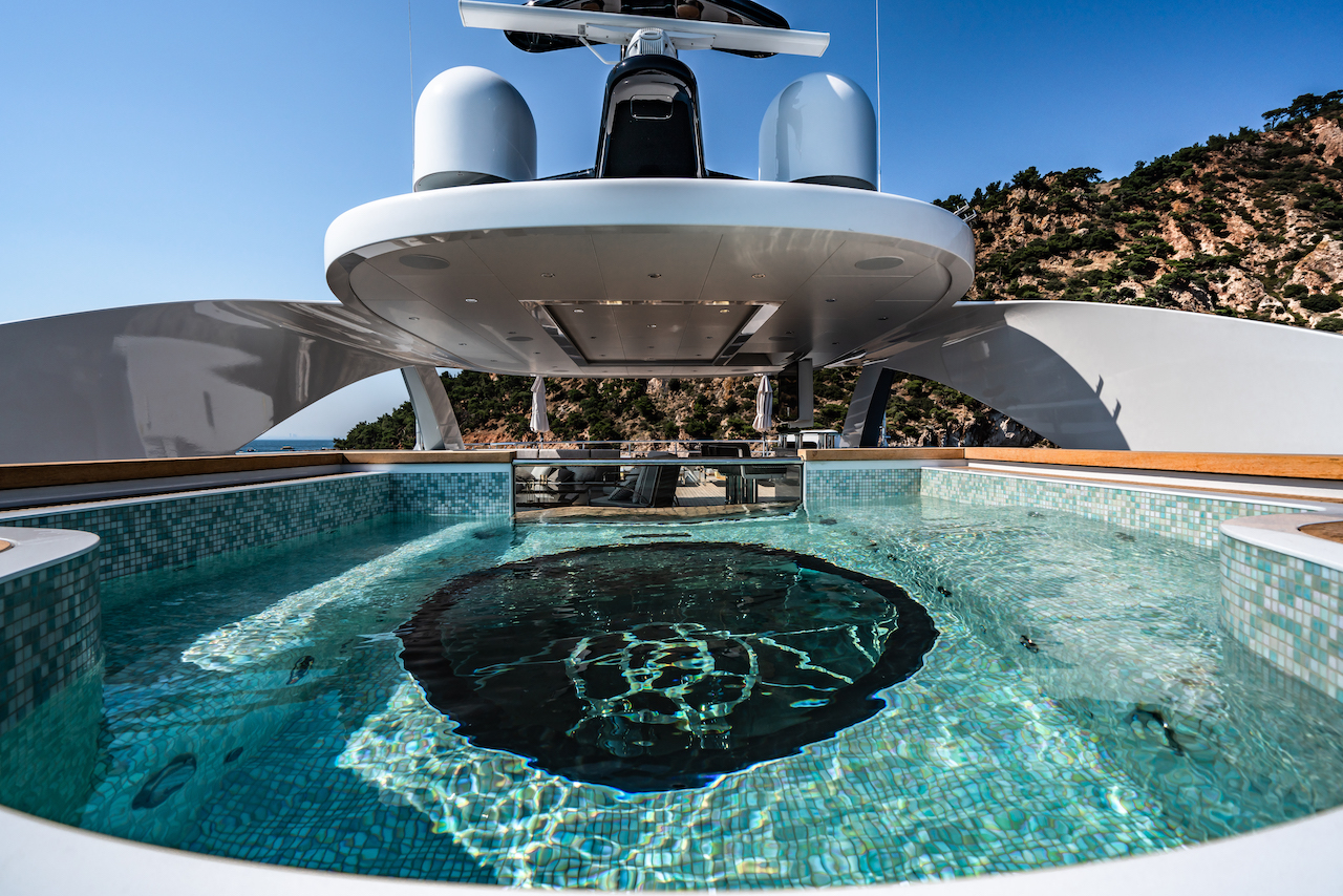 LILIUM - spa pool.jpg