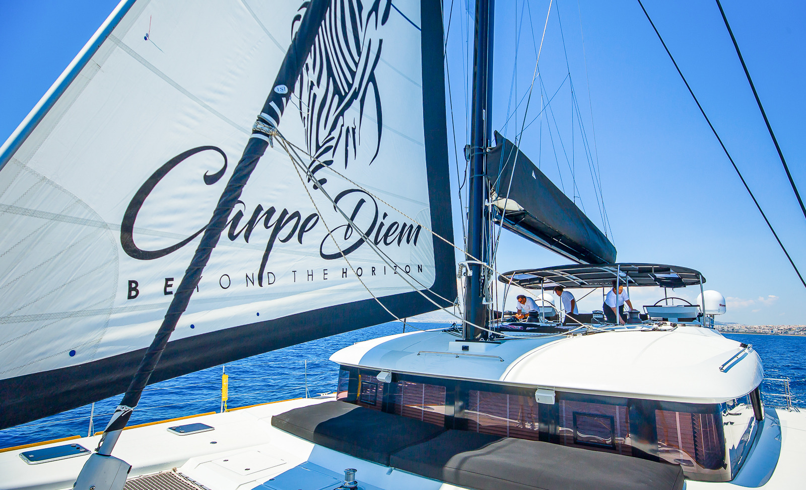 Lagoon 62 CARPE DIEM - Foredeck under sail.jpg