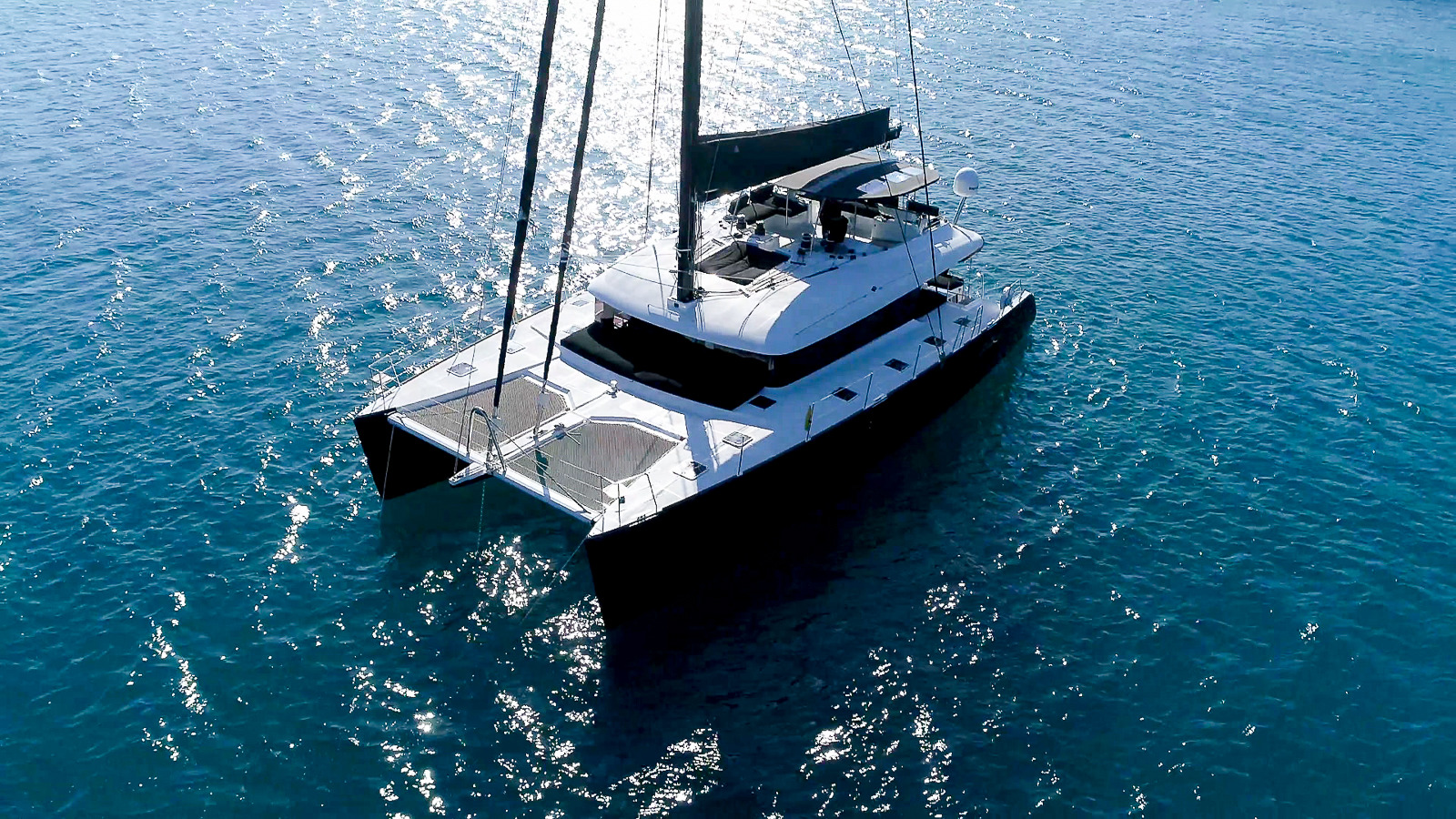 Lagoon 62 CARPE DIEM - Main shot.jpg