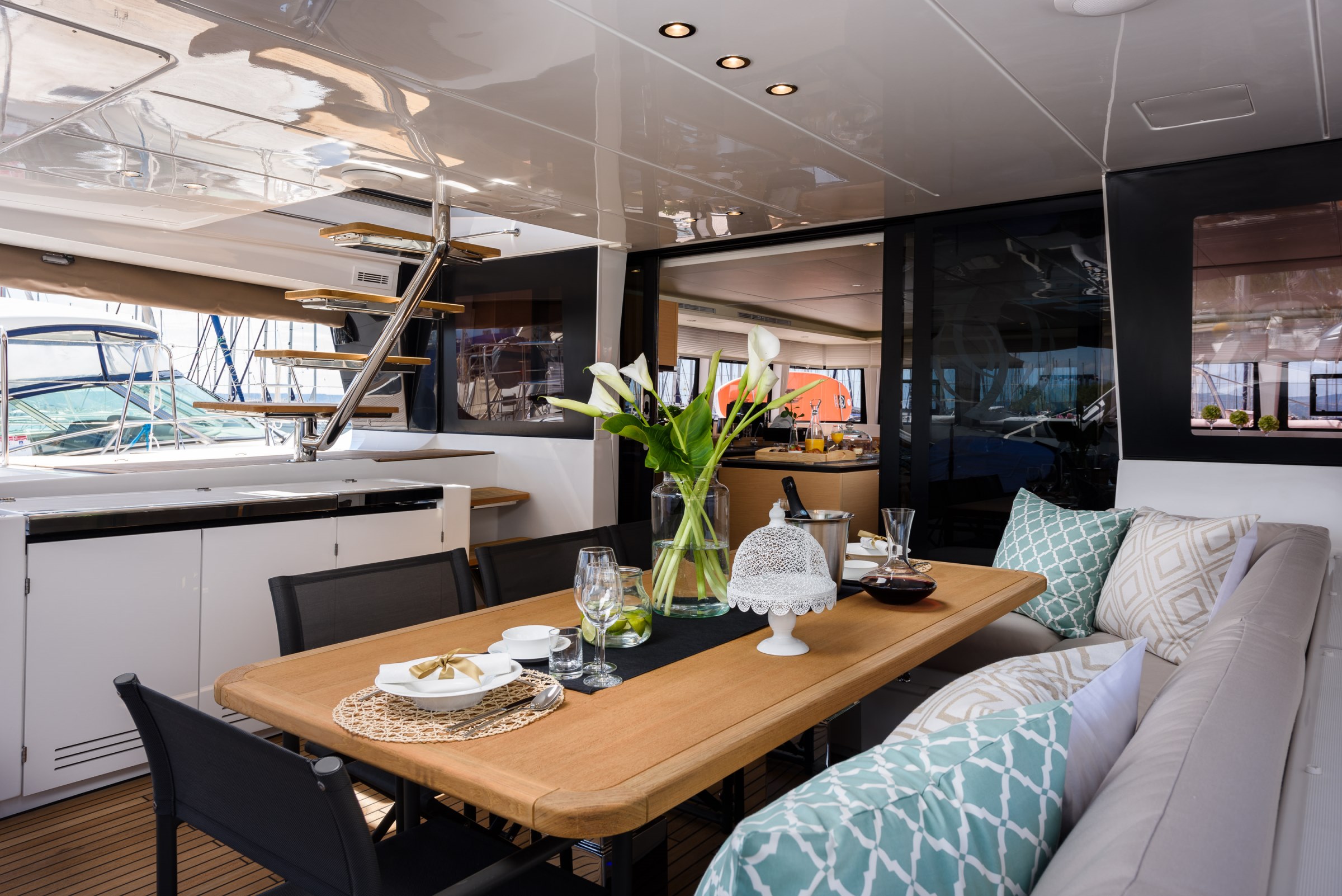 Lagoon 620 OPAL - 05.jpg
