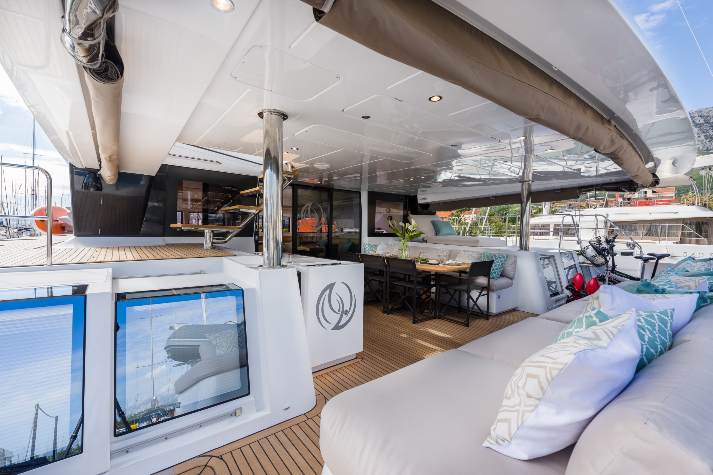 Lagoon 620 OPAL - 09.jpg