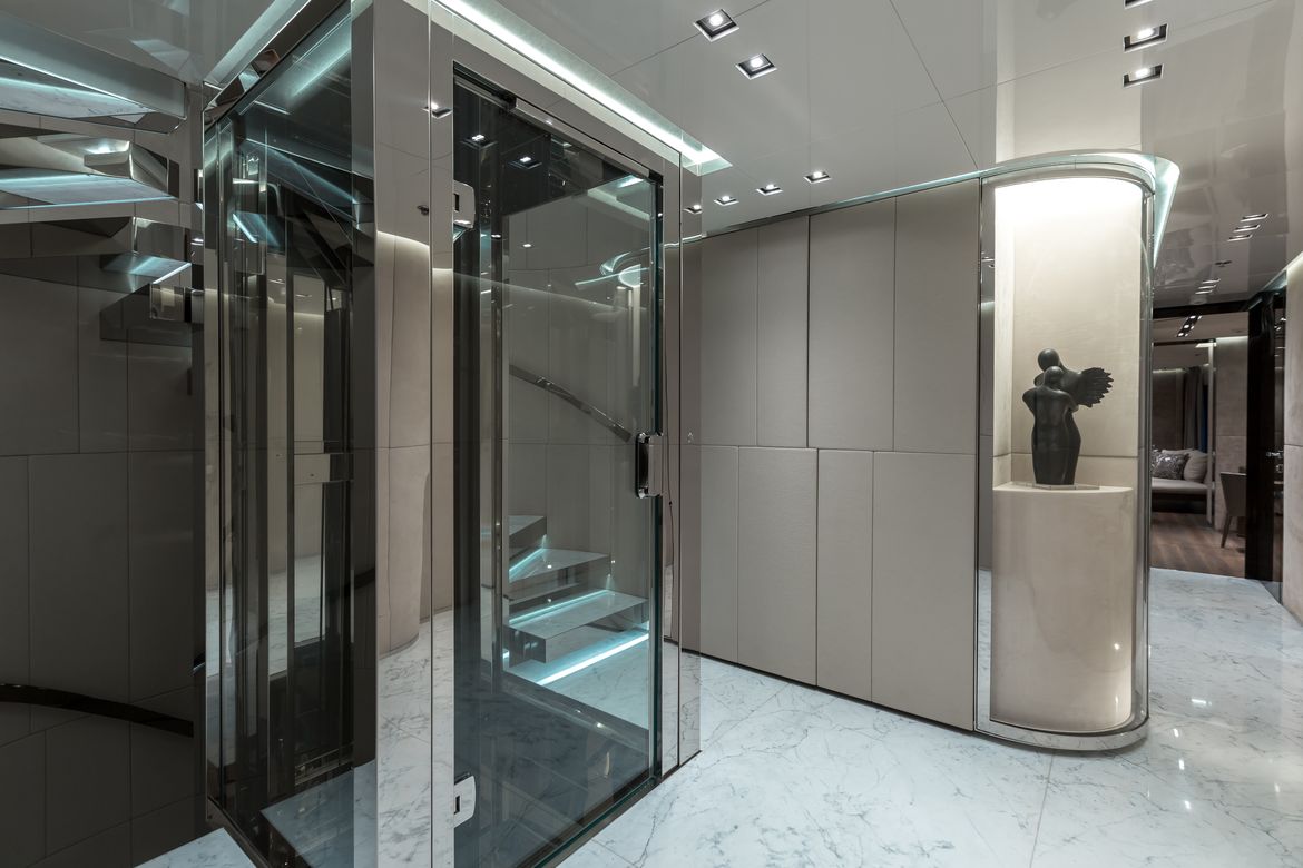 Lift and foyer.jpg