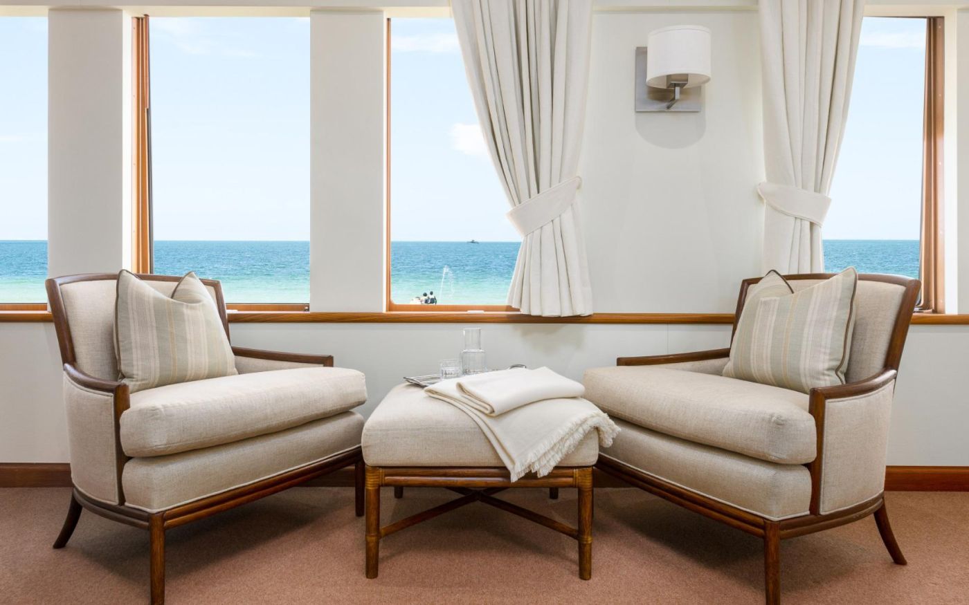 Lounge with ocean views.jpg