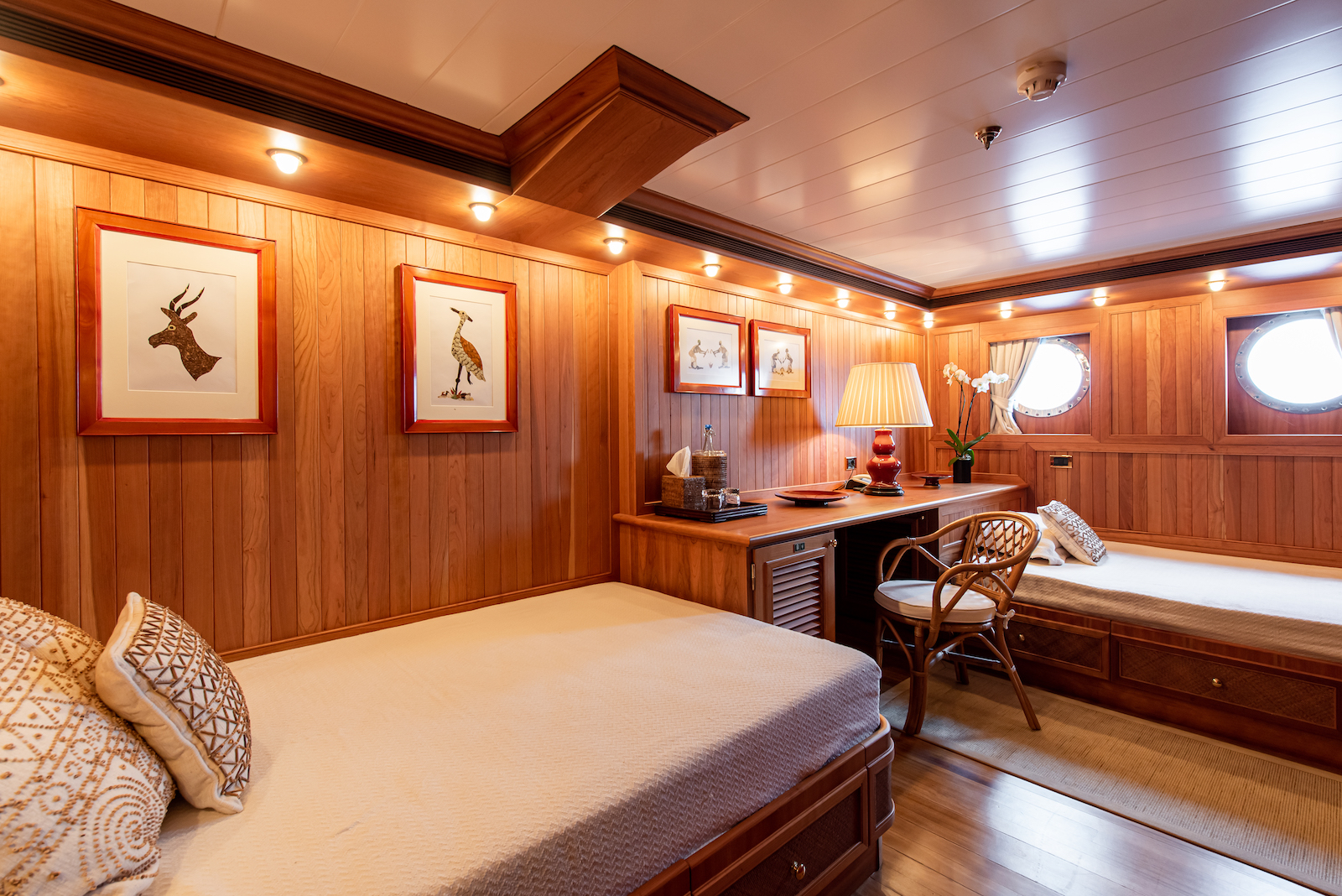 Lower deck twin .jpg