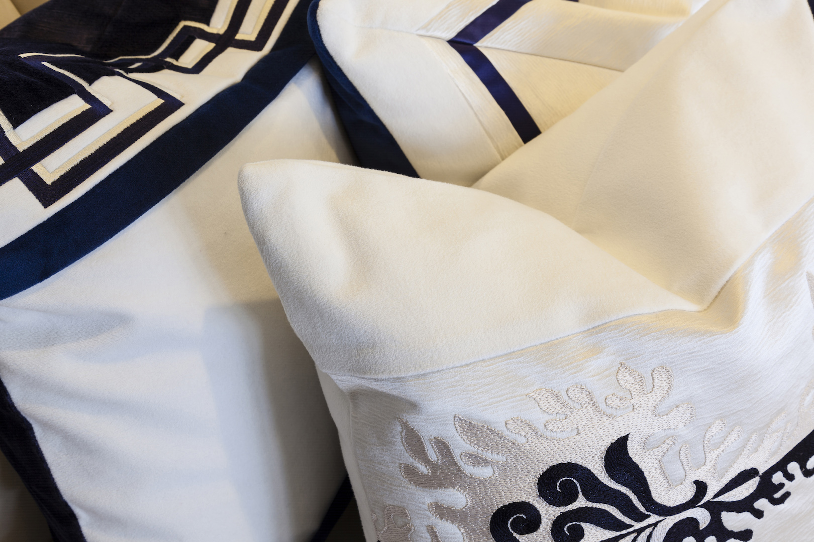 Luxurious fabrics  and linen - Emilio Bianchi.jpg