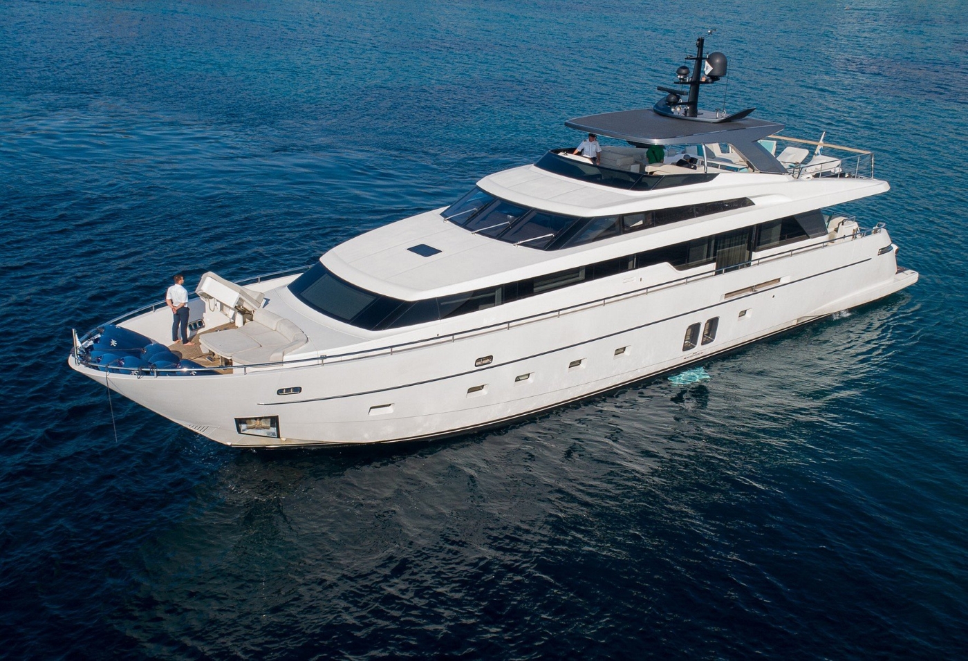 Luxury Superyacht DE ZEUS.jpg