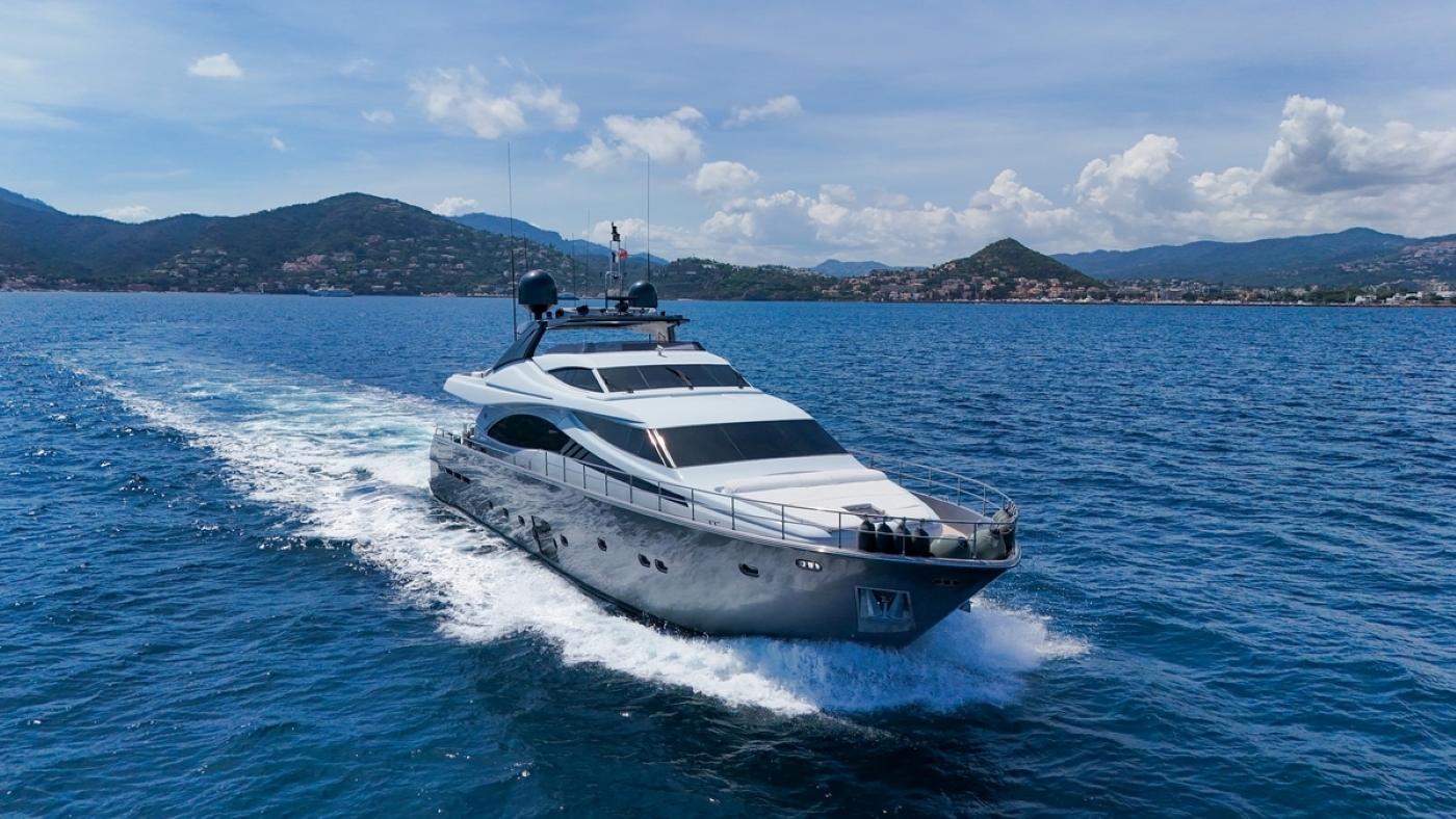 Luxury Superyacht MY MAXI BEER.jpg