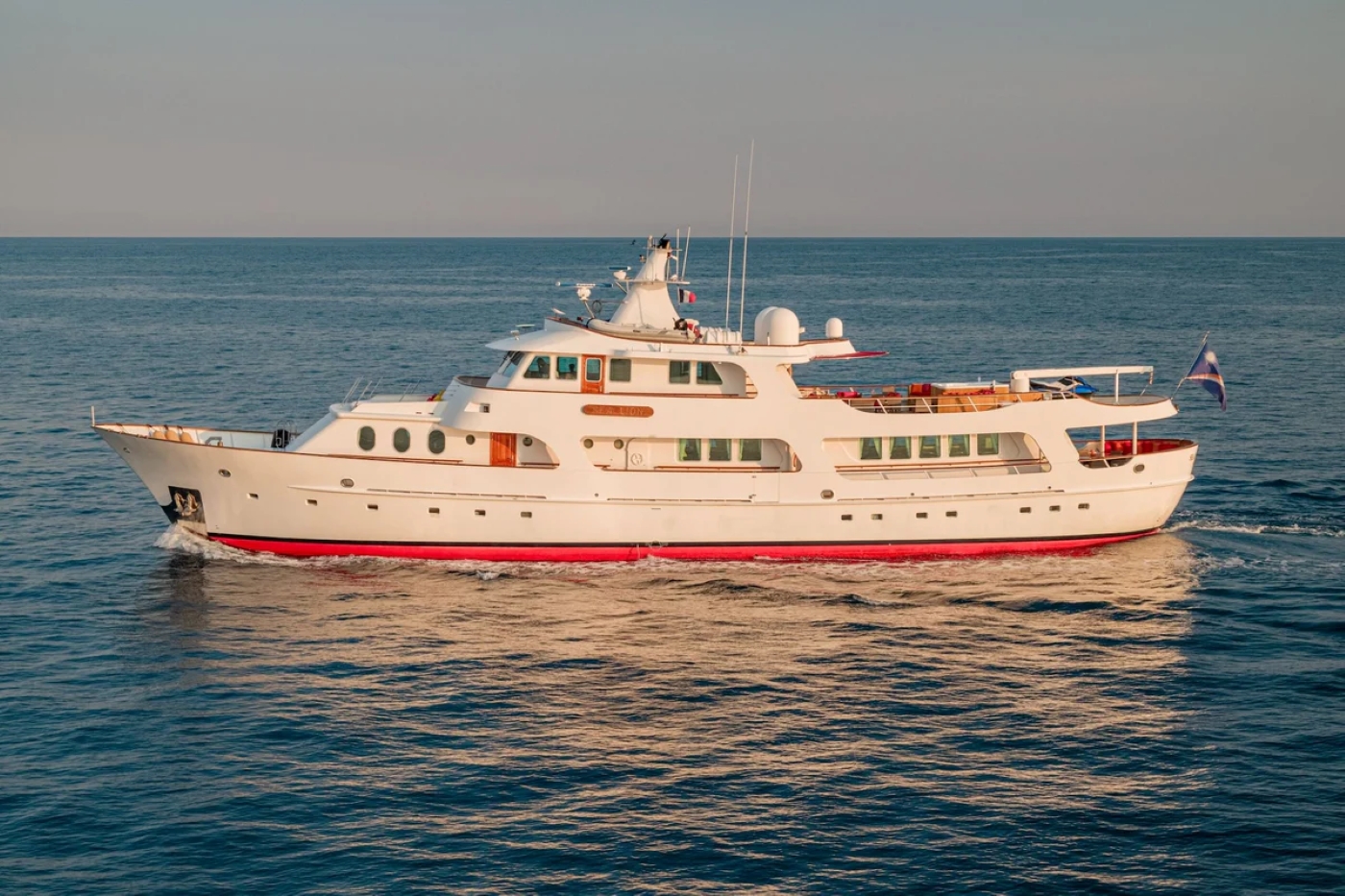 Luxury Superyacht SEA LION.jpg