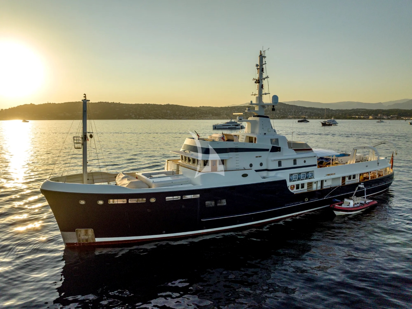 Luxury Superyacht STEEL.jpg
