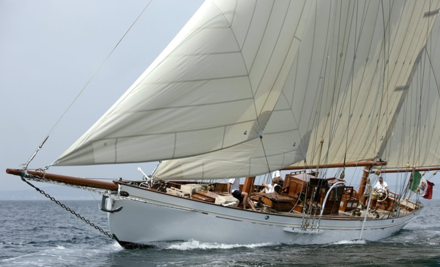 Luxury Yacht JAVELIN.png