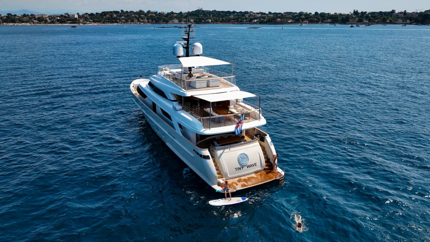 Luxury Yacht TINY WAVE.jpg