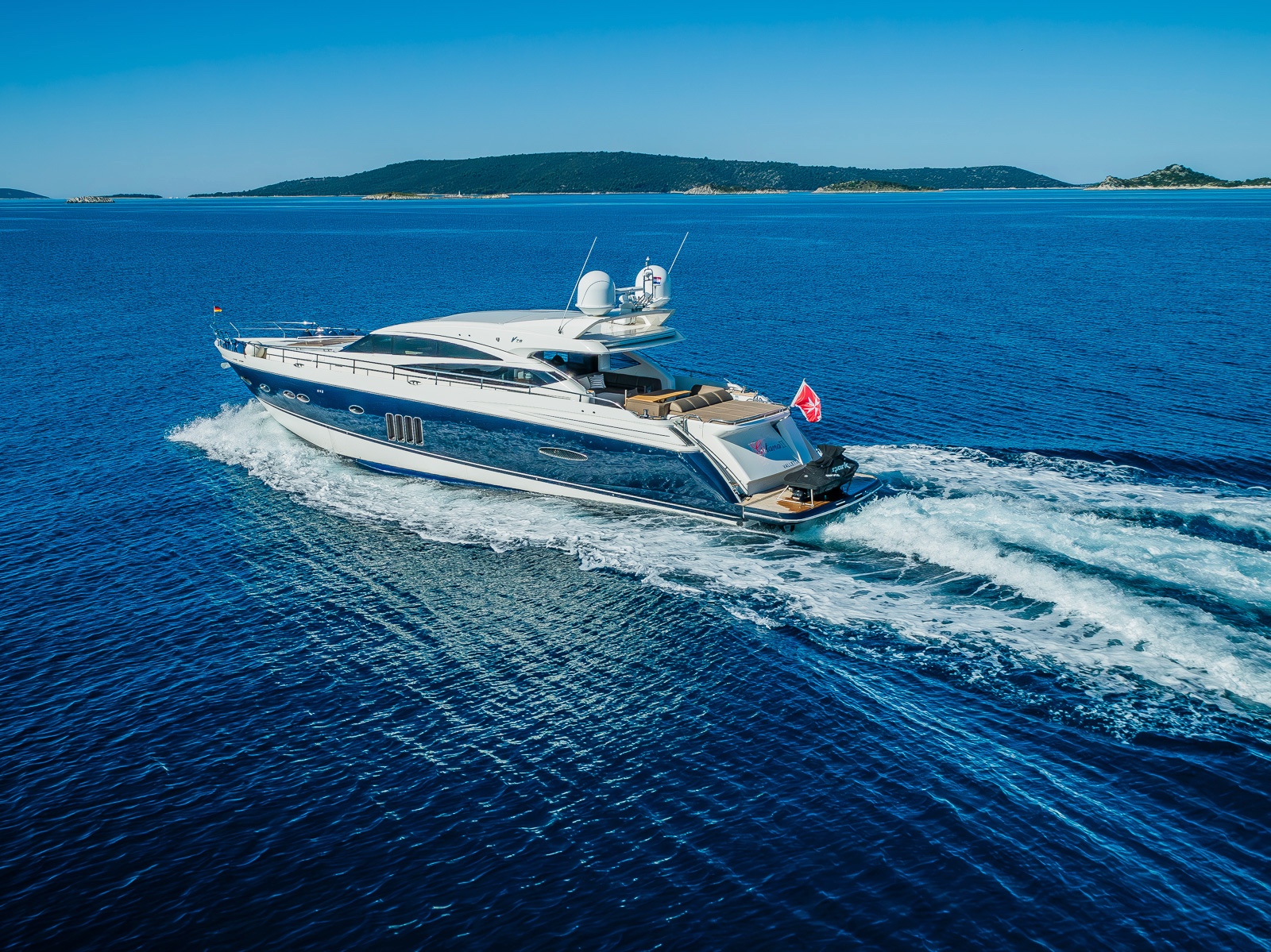 Luxury charter yacht GITANA II.jpg